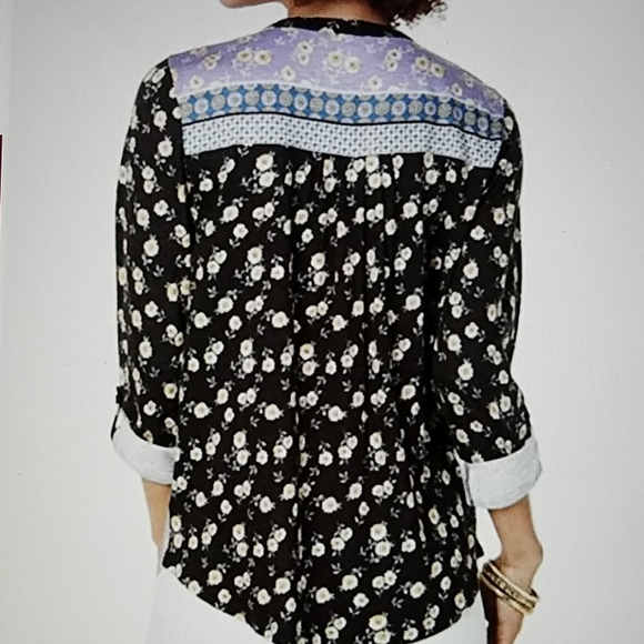 NWT Style & Co patchwork floral curved hem top - Picture 2 of 2